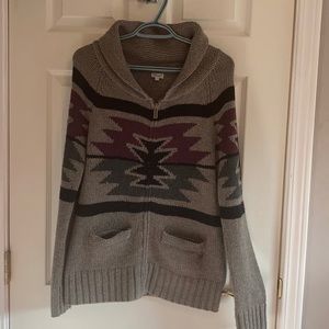 Grey pattern sweater